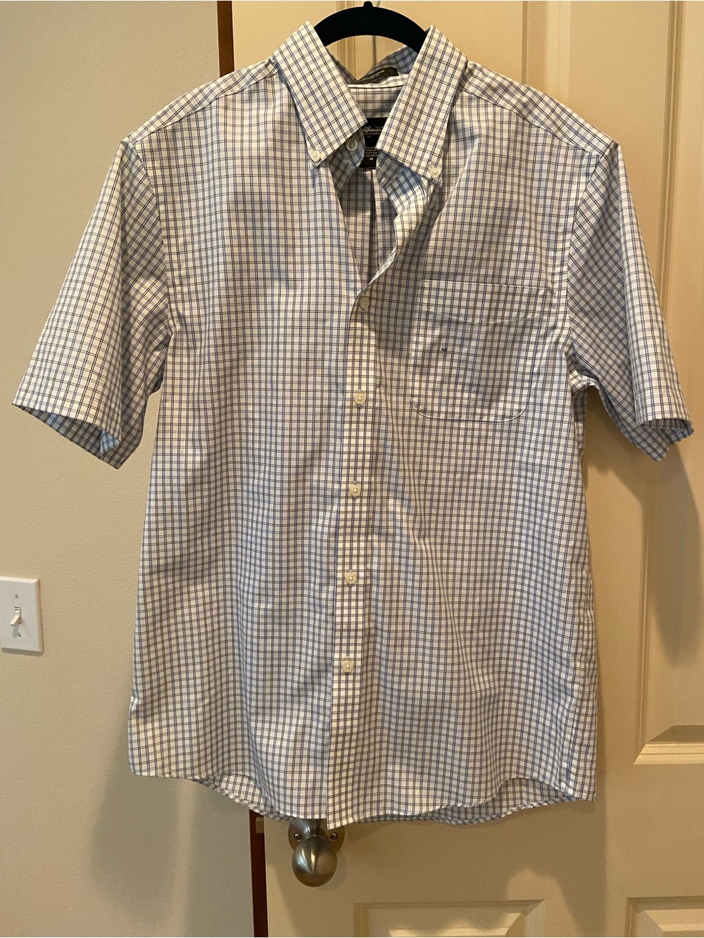 Eddie Bauer short sleeve wrinkle resistant shirt